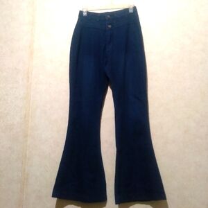 Color 3 Collections size medium (28) boot cut NWT